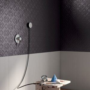 MarcaCorona_Victoria_obsidianartsilverwall.jpg. MarcaCorona_Victoria_obsidianartsilverwall.jpg.